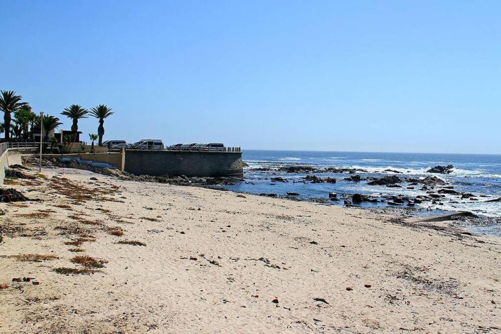 Ferienwohnung Blue Waters Studio With Sea Views From Balcony Kapstadt Exterior foto